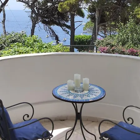 Nautilus Hotel