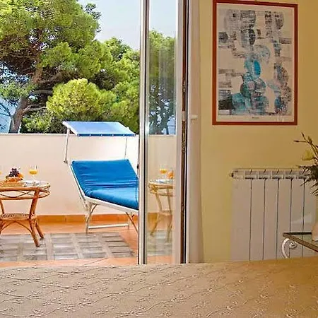 Nautilus Hotel 3*