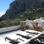 Nautilus Hotell 3*